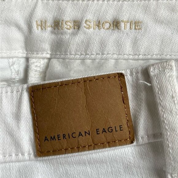 American Eagle white hi-rise shortie next level stretch jean shorts size 2 - Picture 5 of 8